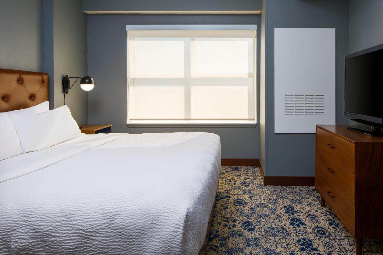 Four Points By Sheraton Airport Hotel 3*